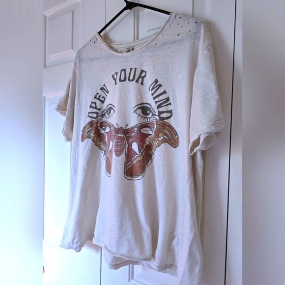 Magnolia Pearl Tee "Open Your Mind" - Picture 2 of 12